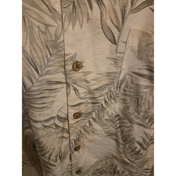 Tommy Bahama Men's Silk Shirt - Size L - Short Sleeve - Pre Owned - Picture 5 of 6